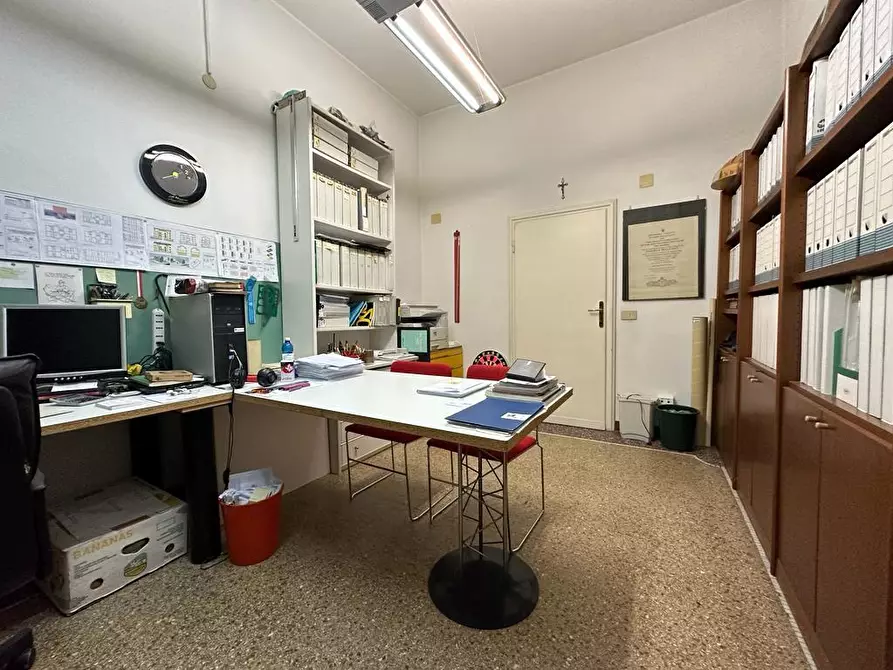 Immagine 24 di Villa in vendita  a Vicopisano