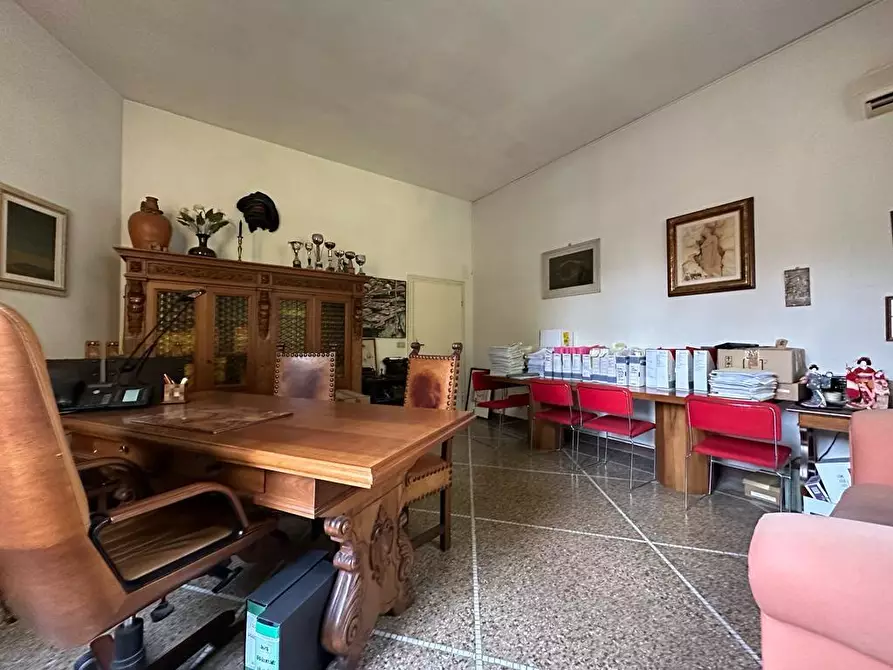 Immagine 16 di Villa in vendita  a Vicopisano