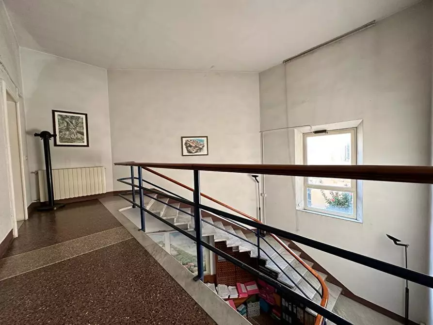 Immagine 25 di Villa in vendita  a Vicopisano