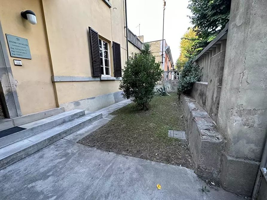 Immagine 5 di Villa in vendita  a Vicopisano