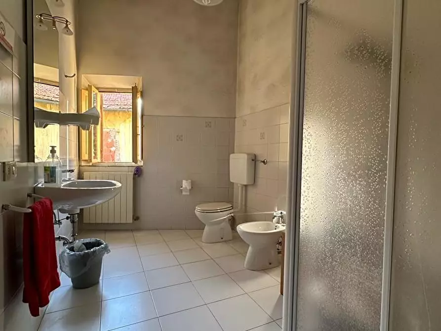 Immagine 21 di Villa in vendita  a Vicopisano