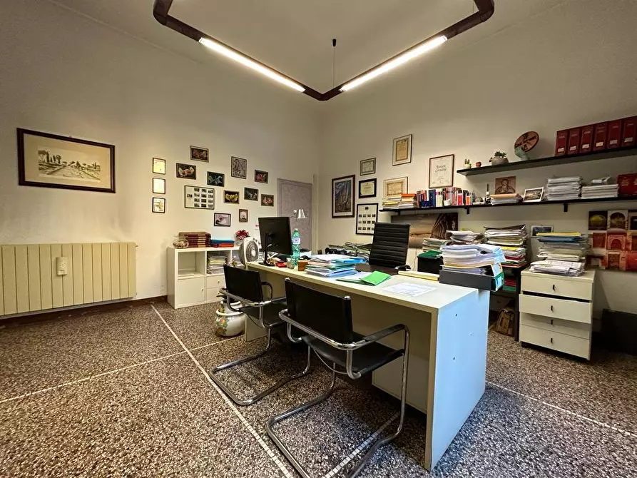 Immagine 34 di Villa in vendita  a Vicopisano