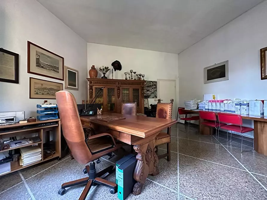 Immagine 18 di Villa in vendita  a Vicopisano