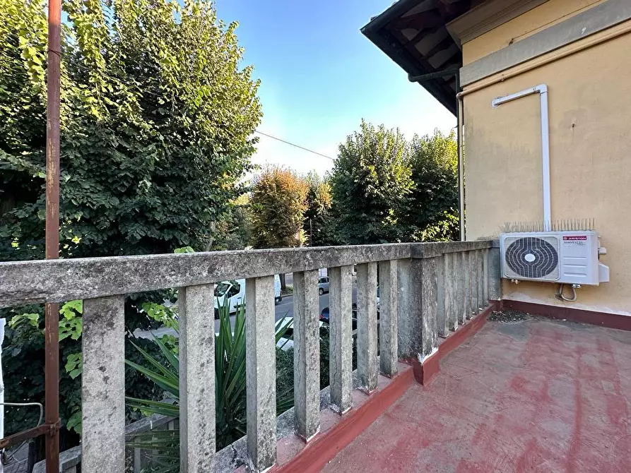 Immagine 9 di Villa in vendita  a Vicopisano