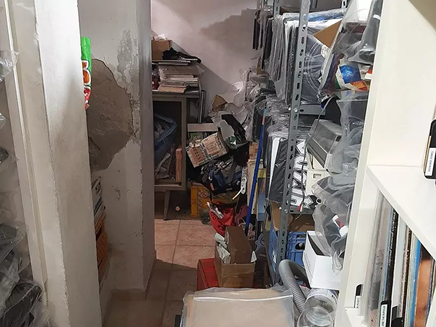 Immagine 4 di Locale commerciale in vendita  a Pisa