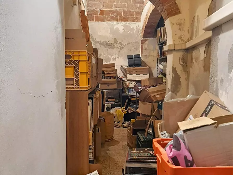 Immagine 9 di Locale commerciale in vendita  a Pisa