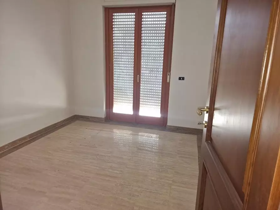 Immagine 3 di Appartamento in affitto  a Carrara