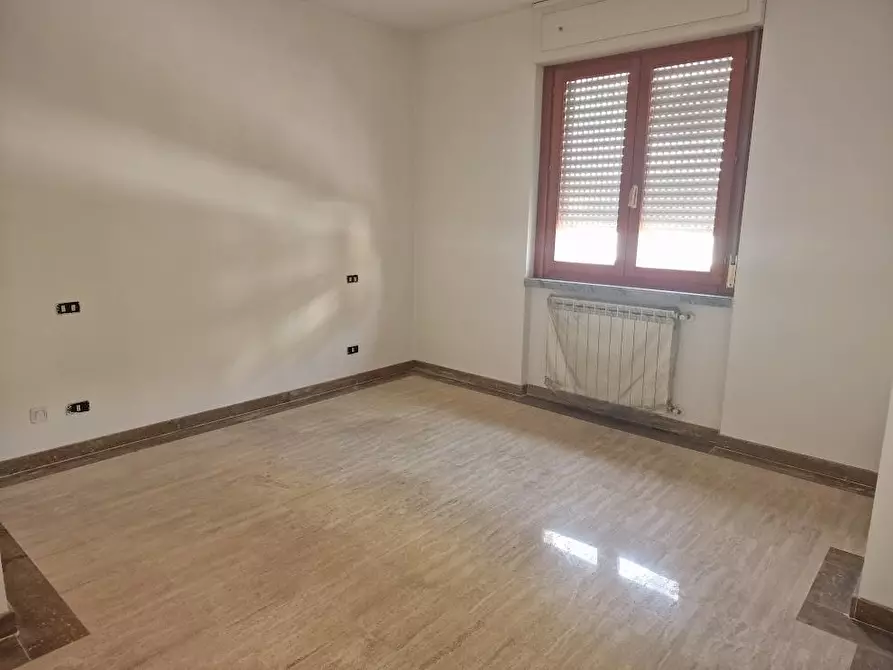 Immagine 4 di Appartamento in affitto  a Carrara