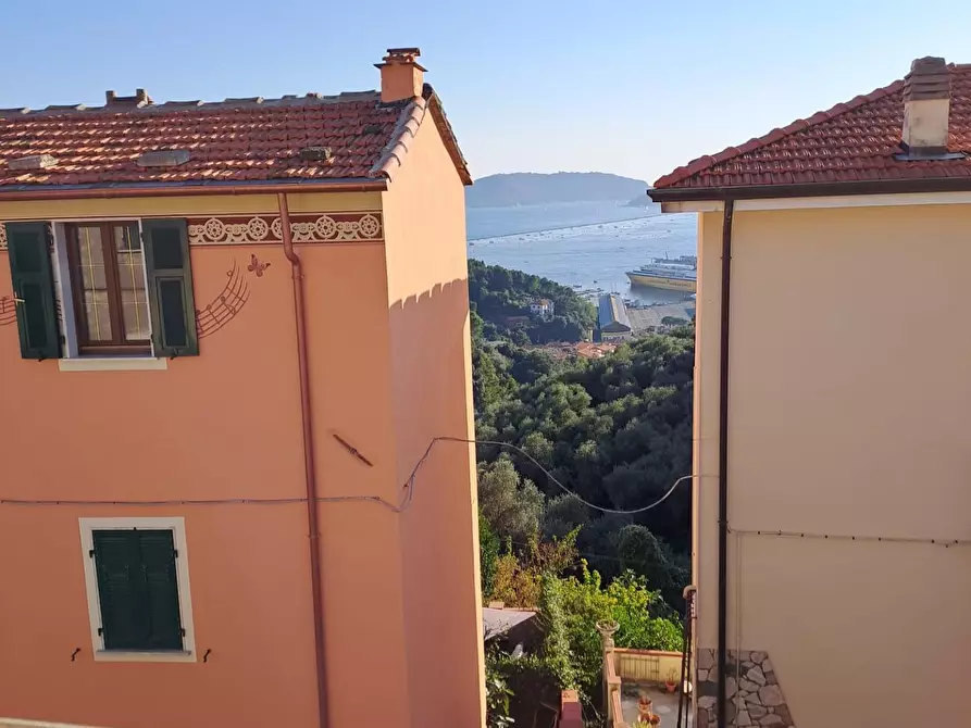 Immagine 1 di Appartamento in vendita  a Lerici