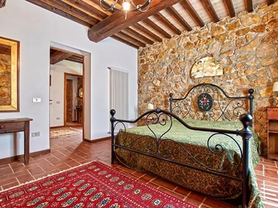 Immagine 21 di Villa in vendita  a Chianni