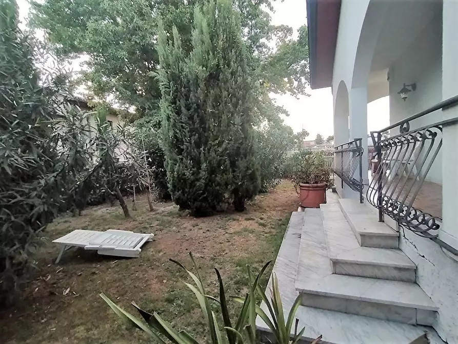 Immagine 4 di Casa indipendente in vendita  a Massa
