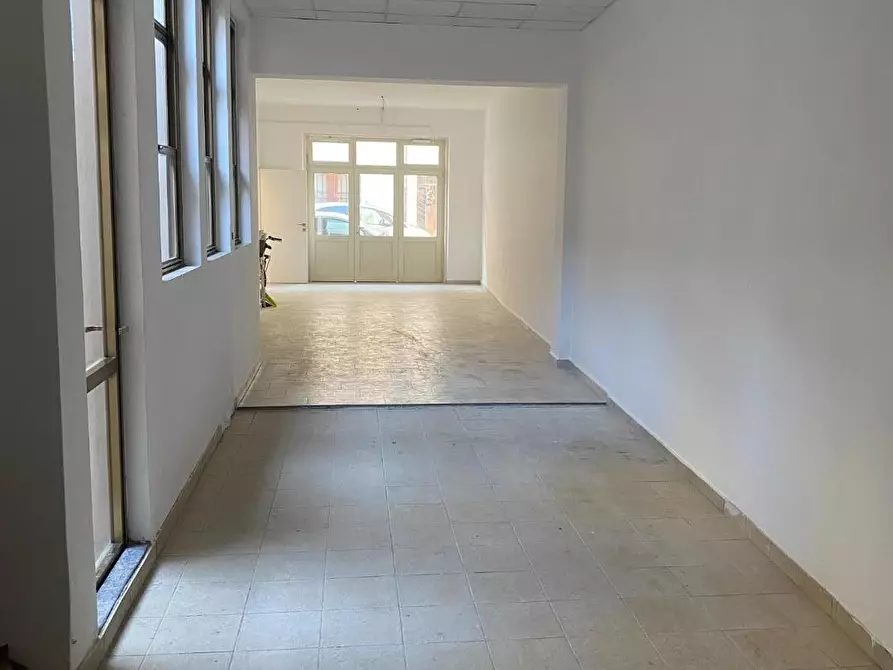 Immagine 37 di Villa in vendita  a Viareggio