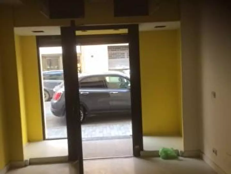 Immagine 3 di Locale commerciale in affitto  a Pontedera