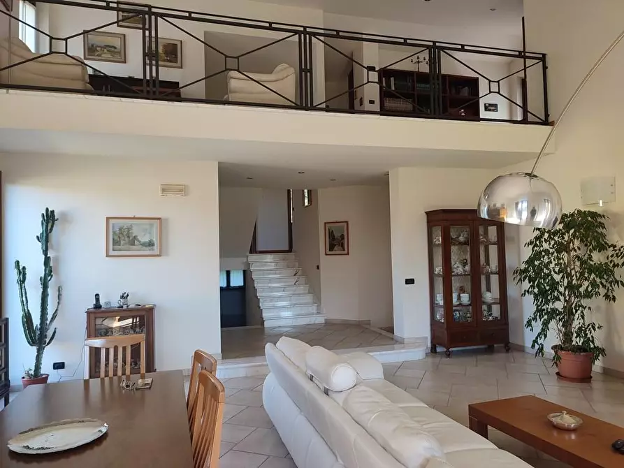 Immagine 4 di Casa indipendente in vendita  a Ortonovo