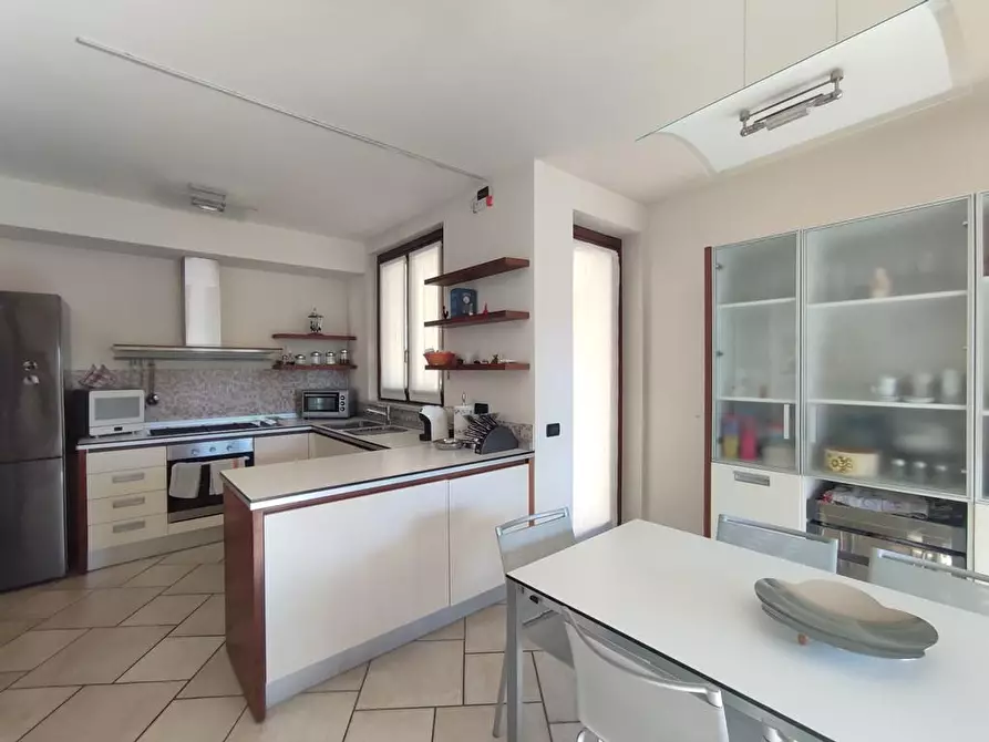 Immagine 17 di Casa indipendente in vendita  a Ortonovo