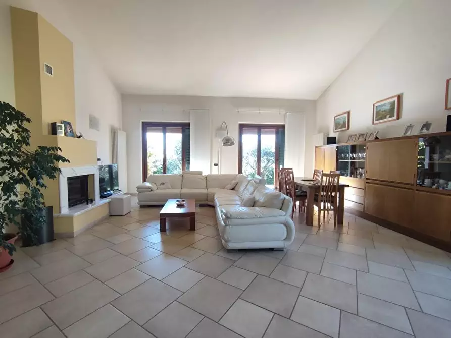 Immagine 10 di Casa indipendente in vendita  a Ortonovo