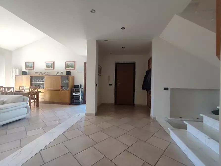 Immagine 3 di Casa indipendente in vendita  a Ortonovo