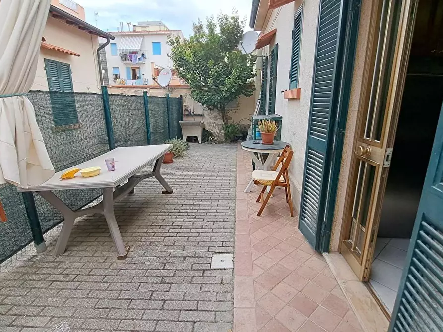 Immagine 1 di Villa in vendita  a Rosignano Marittimo