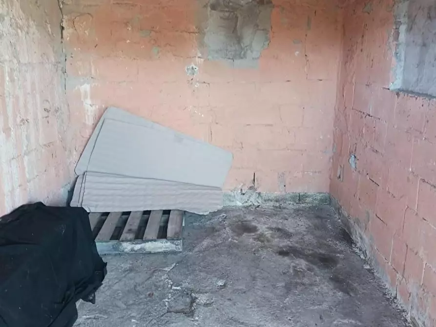 Immagine 3 di Magazzino in affitto  a Santa Maria A Monte