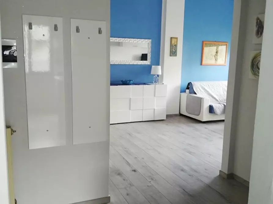 Immagine 2 di Appartamento in vendita  a Viareggio