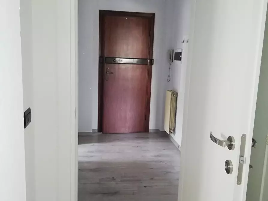 Immagine 13 di Appartamento in vendita  a Viareggio