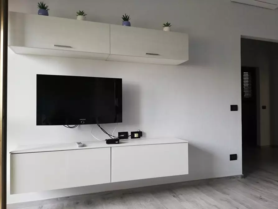 Immagine 4 di Appartamento in vendita  a Viareggio