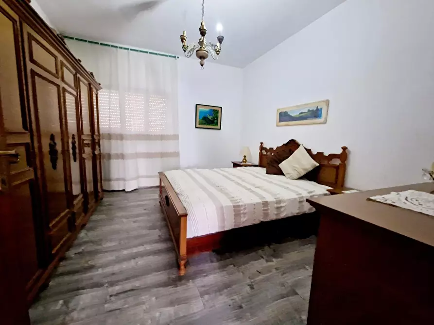 Immagine 14 di Appartamento in vendita  a Carrara