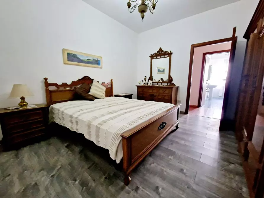 Immagine 12 di Appartamento in vendita  a Carrara