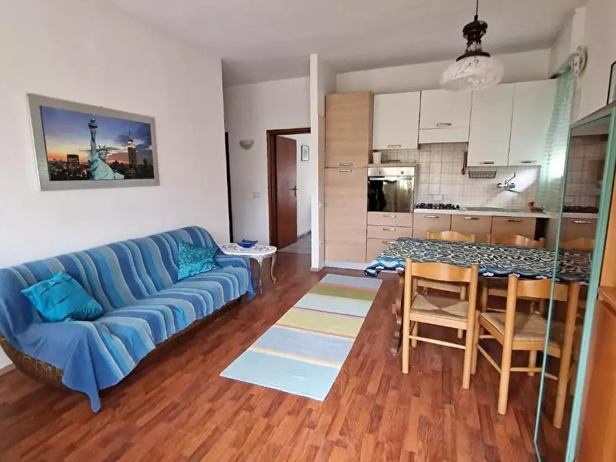 Immagine 2 di Appartamento in vendita  a Carrara