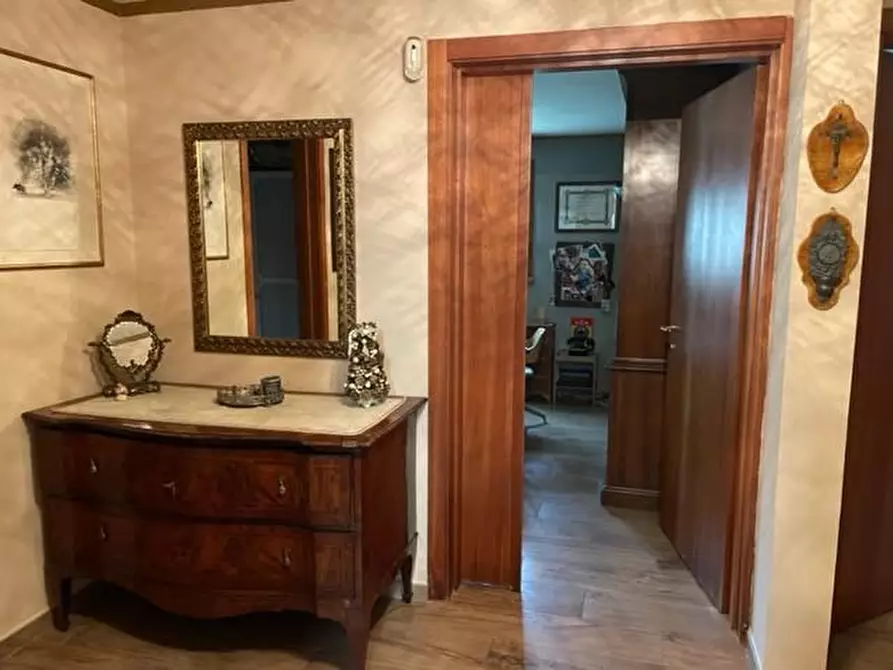 Immagine 5 di Villa in vendita  a Pisa