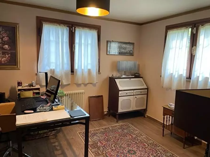 Immagine 15 di Villa in vendita  a Pisa