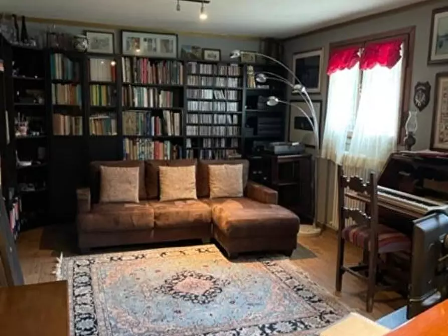 Immagine 9 di Villa in vendita  a Pisa