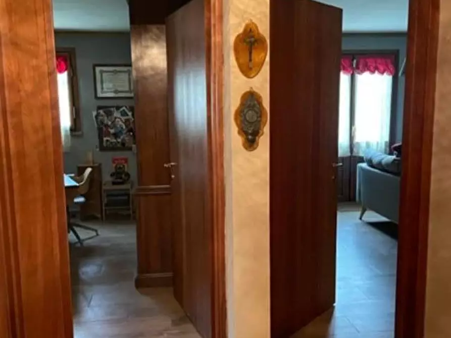 Immagine 6 di Villa in vendita  a Pisa