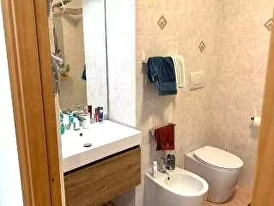 Immagine 17 di Appartamento in vendita  a Siena