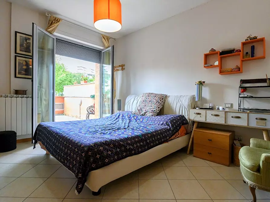 Immagine 11 di Appartamento in vendita  a Siena