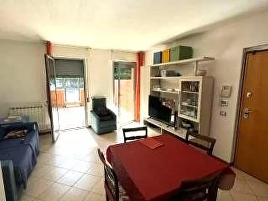 Immagine 2 di Appartamento in vendita  a Siena