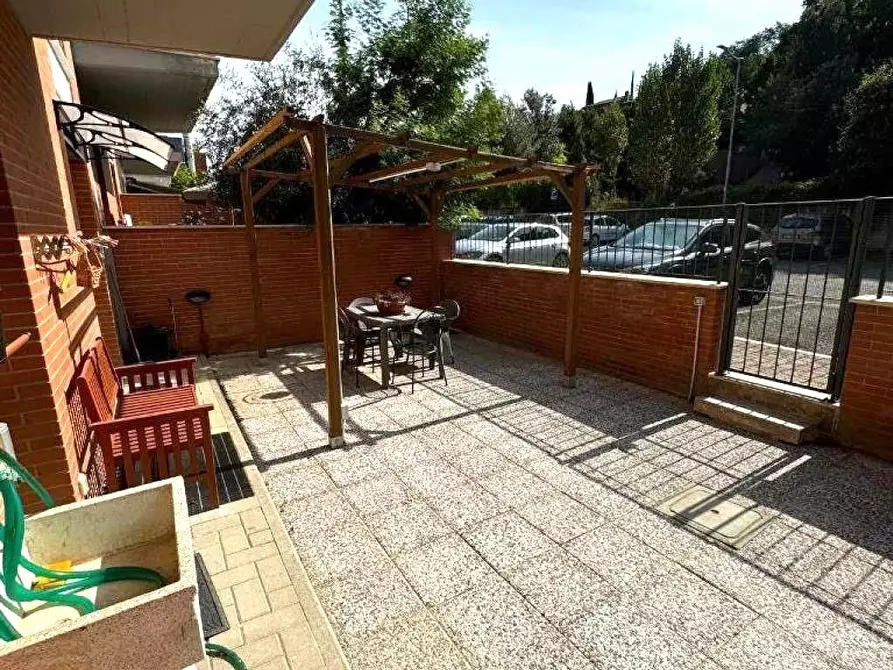 Immagine 1 di Appartamento in vendita  a Siena