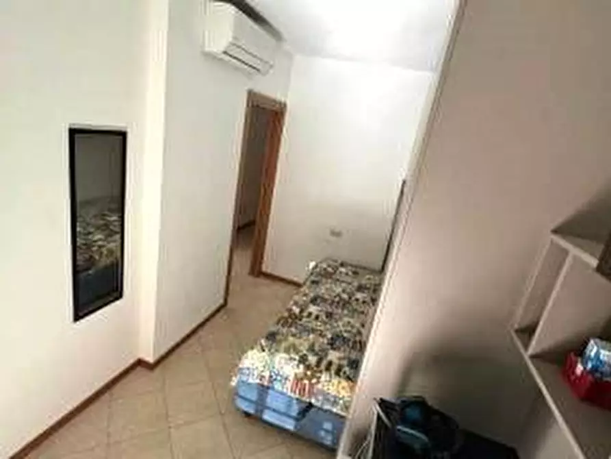 Immagine 13 di Appartamento in vendita  a Siena