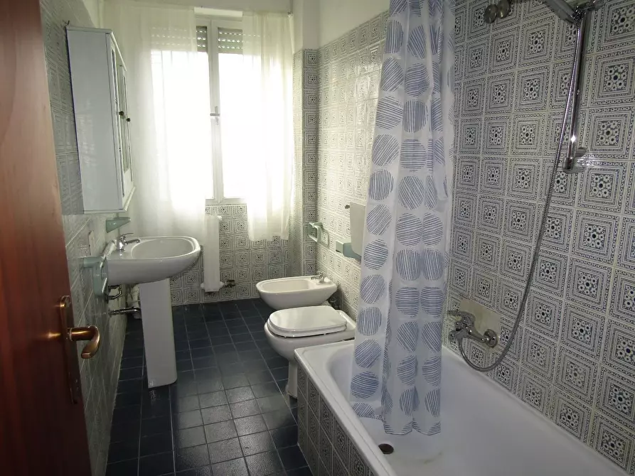 Immagine 6 di Appartamento in vendita  a Carrara