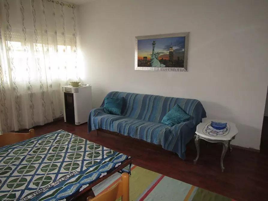 Immagine 10 di Appartamento in vendita  a Carrara