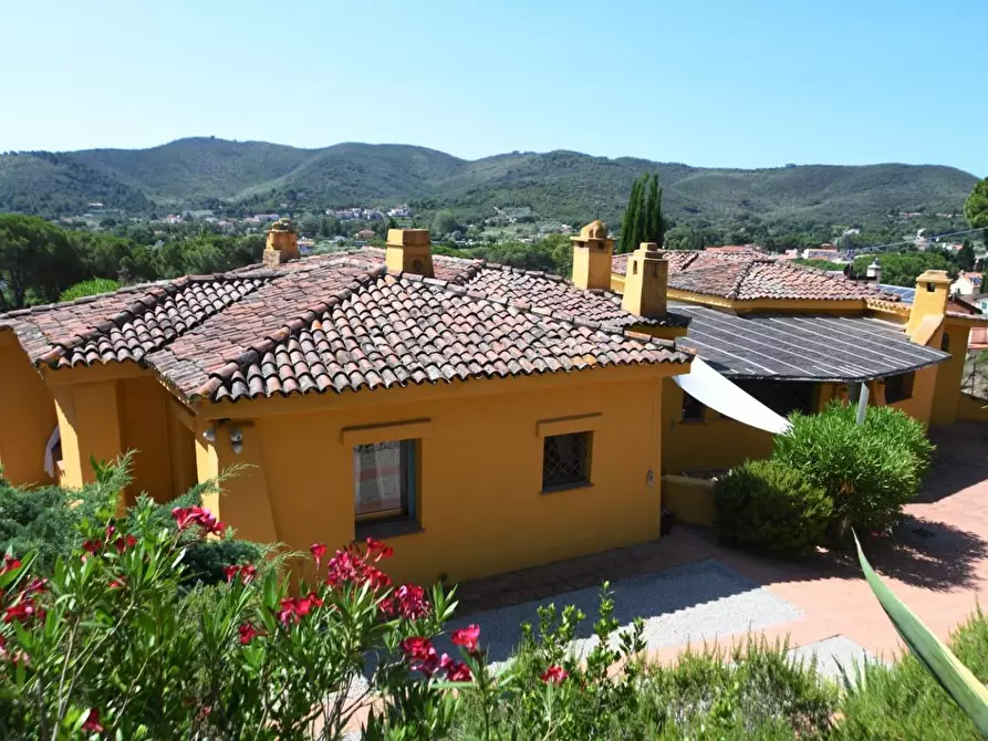 Immagine 3 di Villa in vendita  a Campo Nell'elba