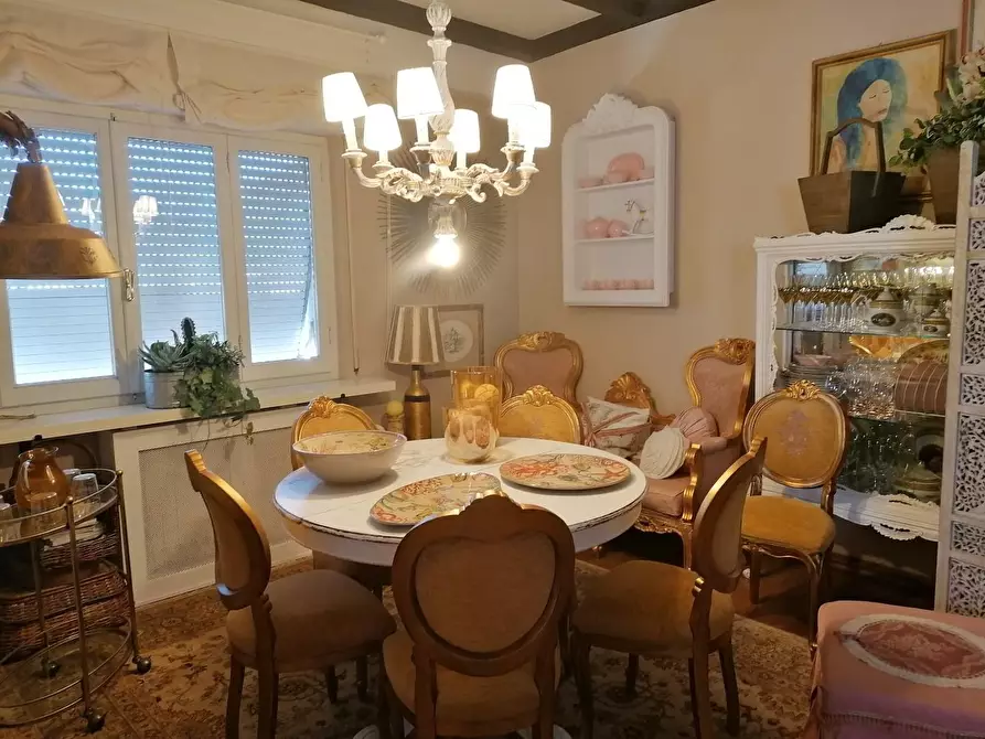 Immagine 2 di Appartamento in vendita  a Carrara