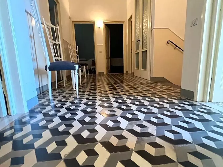 Immagine 4 di Villa in vendita  a Empoli