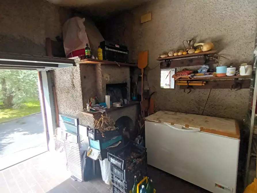 Immagine 10 di Villa in vendita  a Lucca