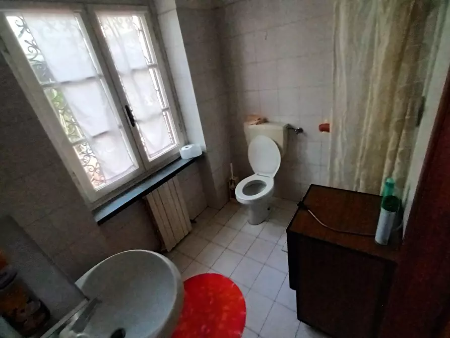 Immagine 11 di Villa in vendita  a Lucca