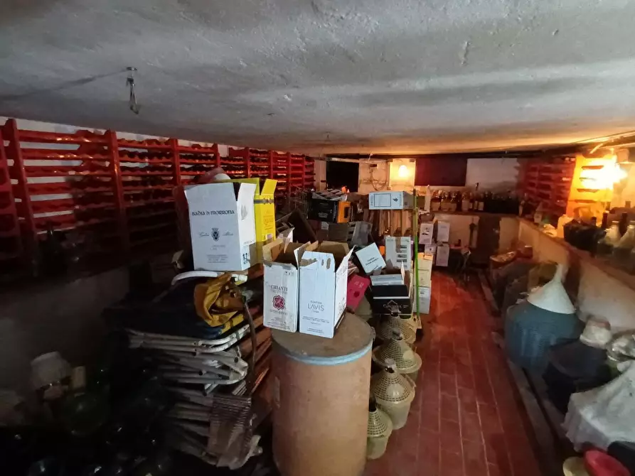 Immagine 12 di Villa in vendita  a Lucca