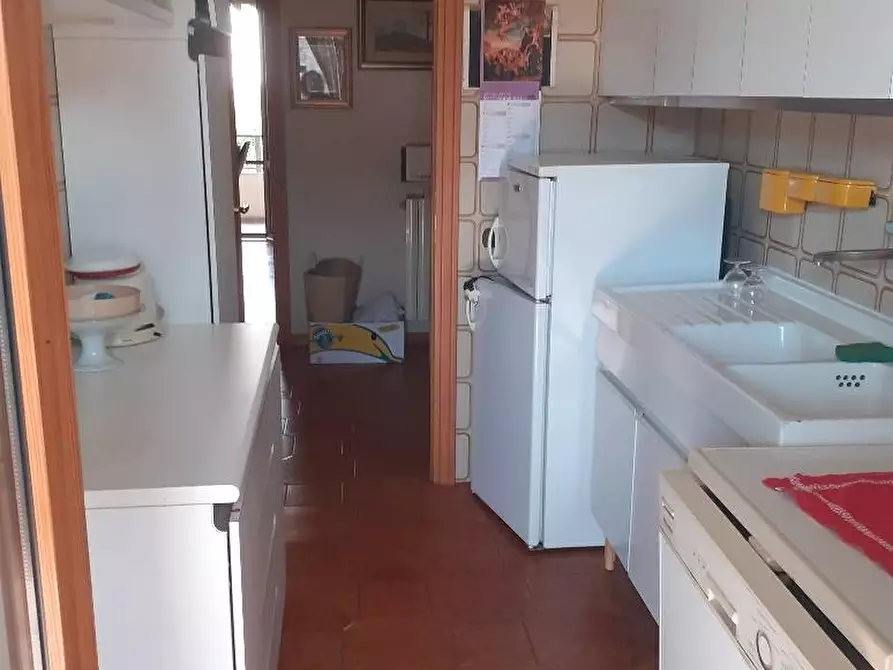 Immagine 5 di Appartamento in vendita  a Massa