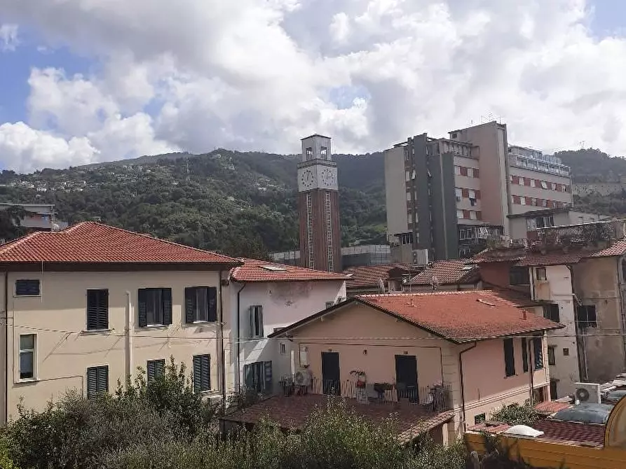Immagine 4 di Appartamento in vendita  a Massa