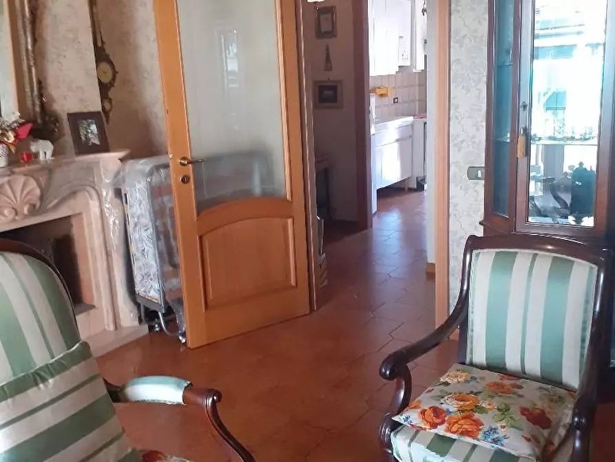 Immagine 8 di Appartamento in vendita  a Massa