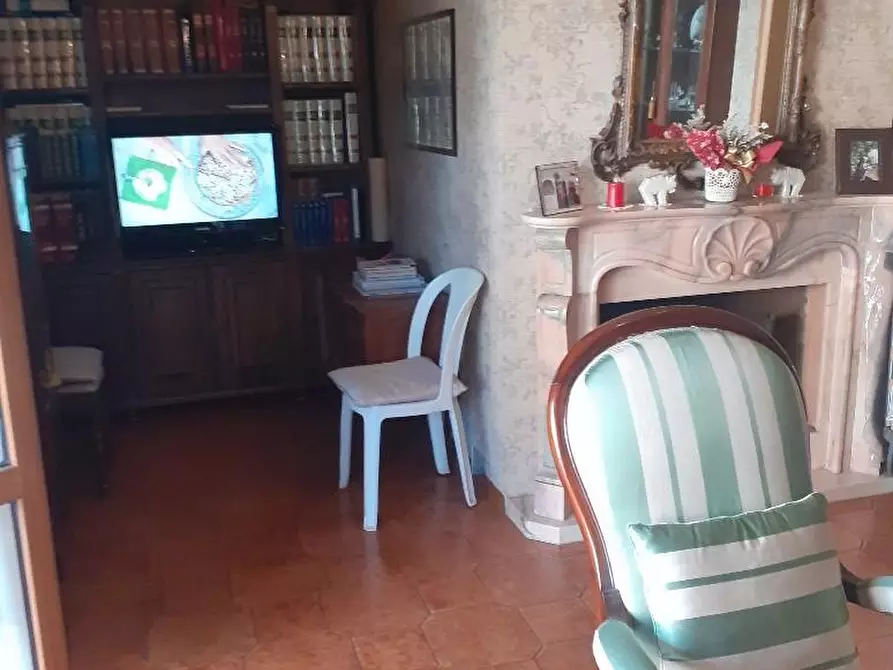 Immagine 9 di Appartamento in vendita  a Massa